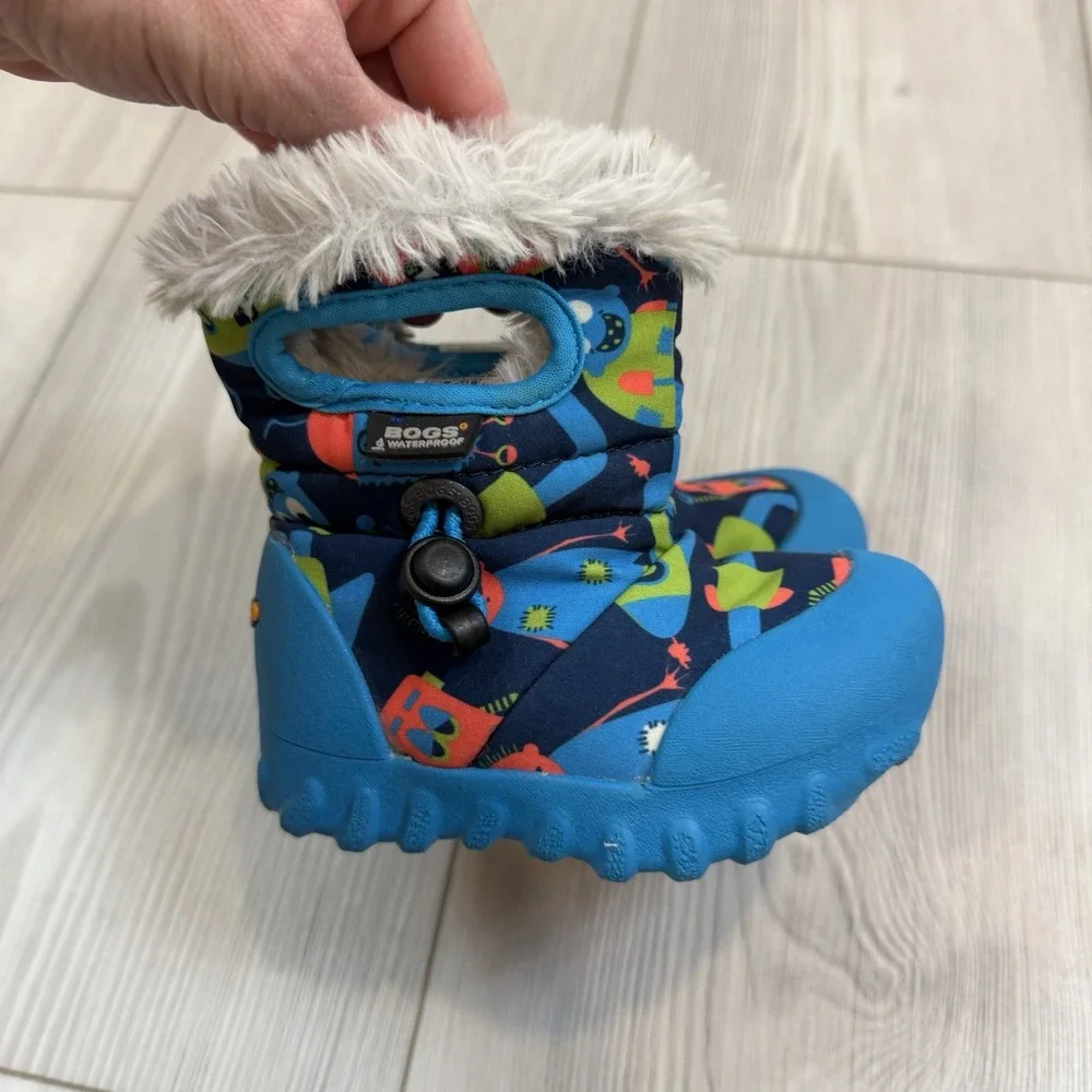 Bogs B-Moc Snow Robots Infant Toddler Size 4‎ Winter Boots, Blue Multi Pull On
